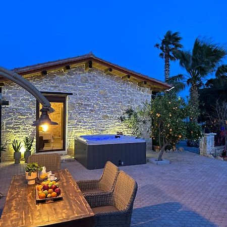 Villa Aspasia With Private Jacuzzi - Oasis Resort Kokkinos Pyrgos Zewnętrze zdjęcie