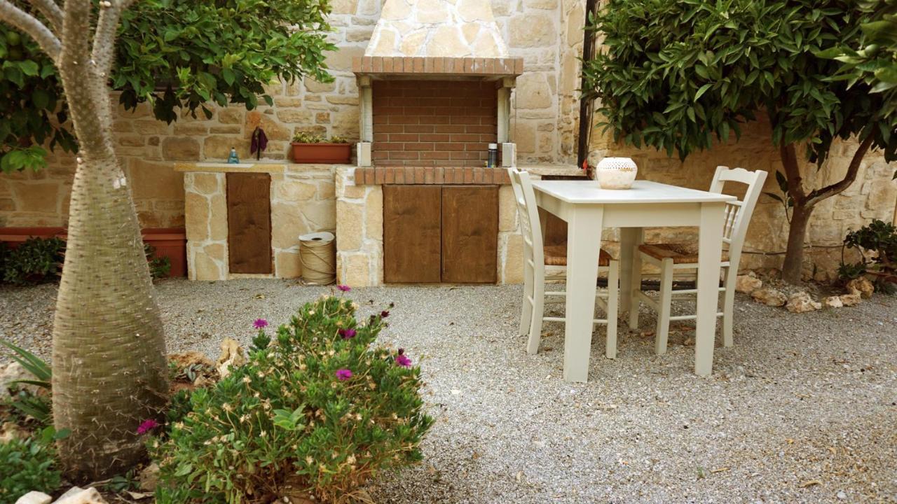 Villa Aspasia With Private Jacuzzi - Oasis Resort Kokkinos Pyrgos Zewnętrze zdjęcie