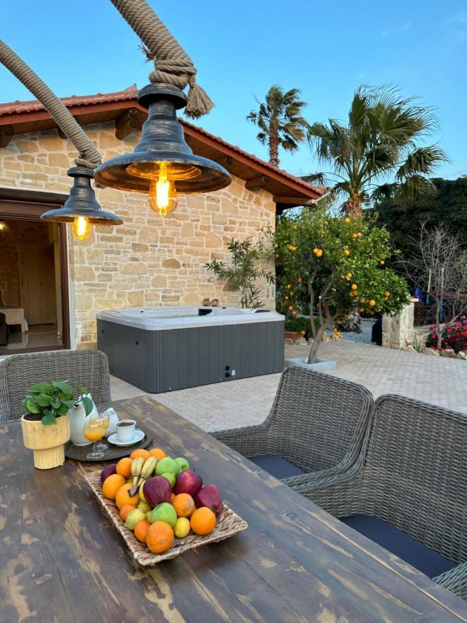 Villa Aspasia With Private Jacuzzi - Oasis Resort Kokkinos Pyrgos Zewnętrze zdjęcie